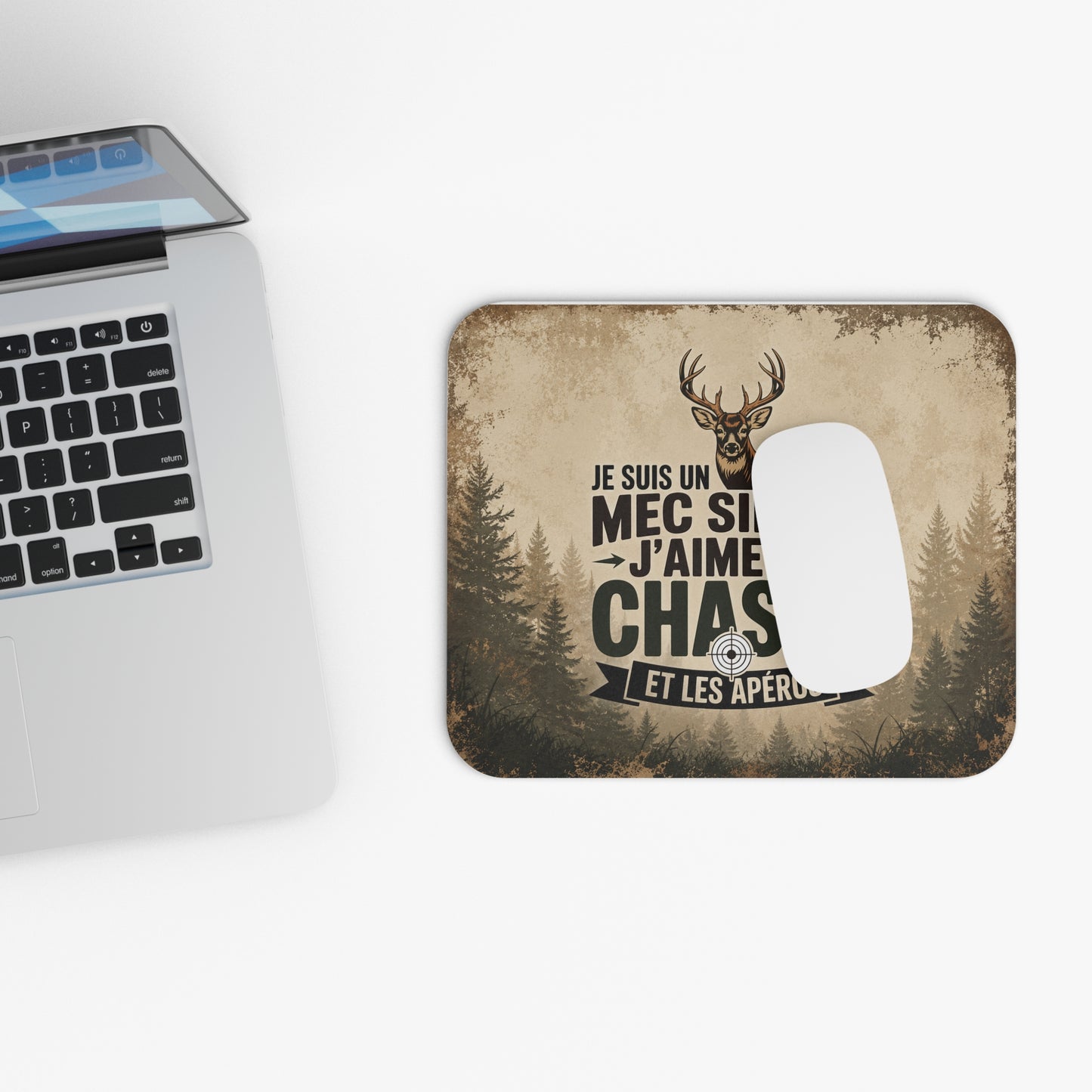 Tapis de Souris Chasse Humour Homme – Je Suis Un Mec Simple J’Aime La Chasse Et Les Apéros – Cadeau Chasseur Vintage Cerf Forêt – Accessoire Bureau Antidérapant