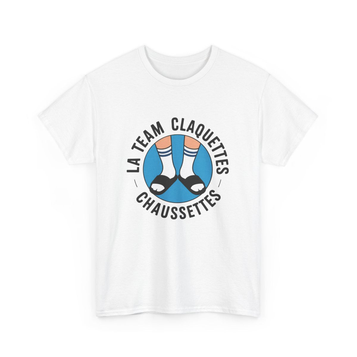 T-shirt La Team Claquettes Chaussettes – Humour Mode Kitsch – Visuel Pop Coloré