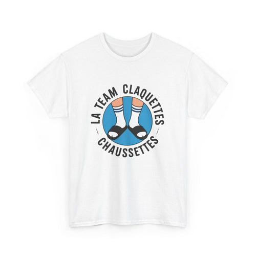 T-shirt La Team Claquettes Chaussettes – Humour Mode Kitsch – Visuel Pop Coloré