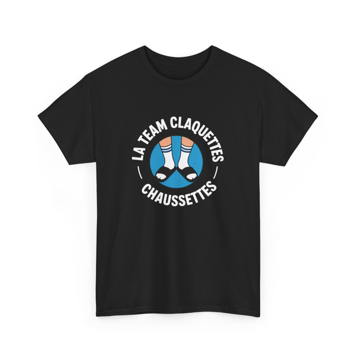 Tee-Shirt Noir Claquettes Chaussettes – T-shirt Humour Détente – Mode Streetwear Fun – Cadeau Drôle