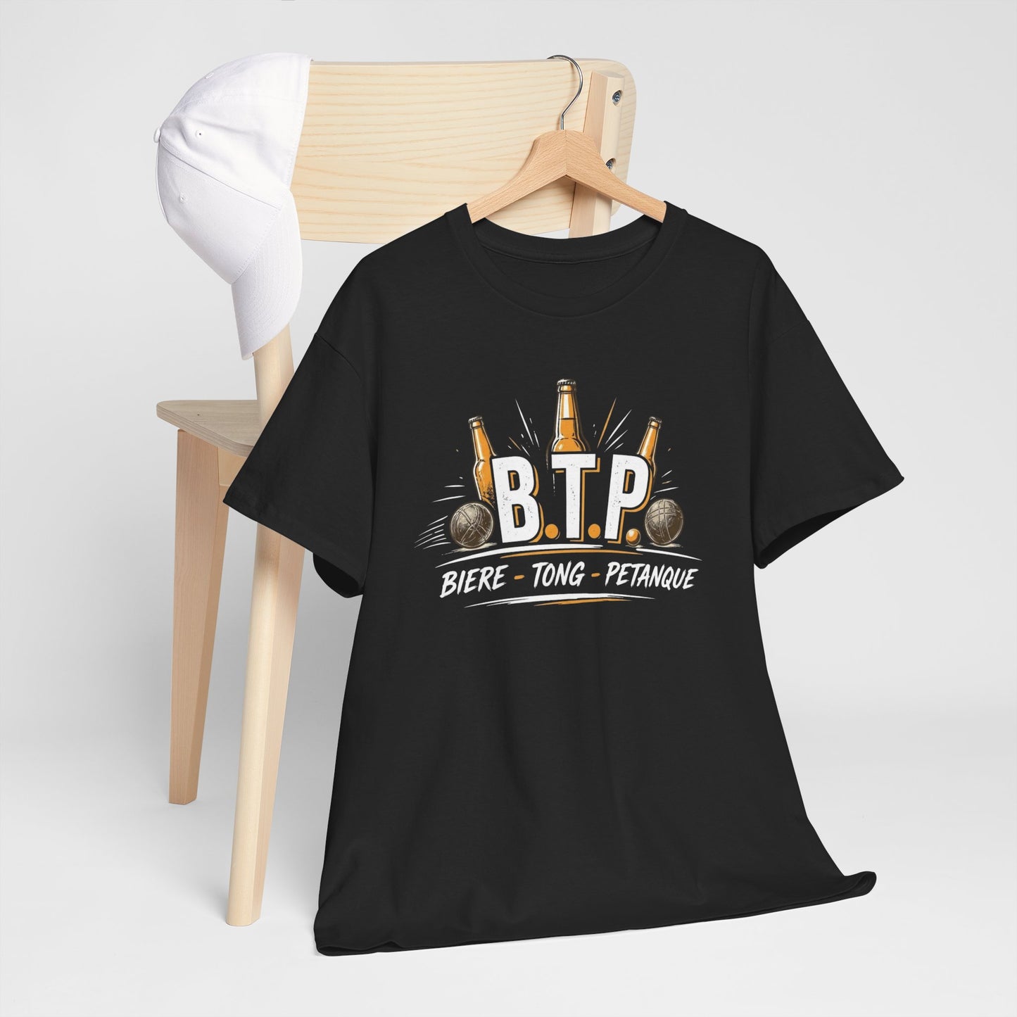 T-Shirt BTP Bière Tong Pétanque Homme Femme – Tee Shirt Humour Apéro Pétanque – Cadeau Été Vacances Noir Blanc Gris