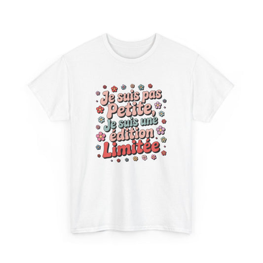 Tee-Shirt Femme Drôle “Je Suis Pas Petite” – Édition Limitée – T-Shirt Blanc ou Gris Rétro Fleurs S à 3XL