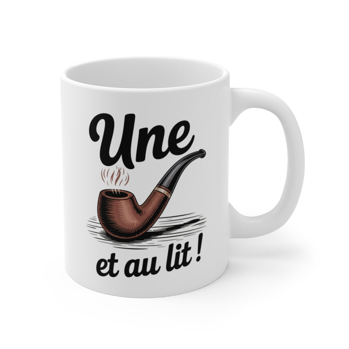 Mug Une et au Lit – Tasse Humour Pipe Tabac – Cadeau Homme Détente Fumeur – 325ml