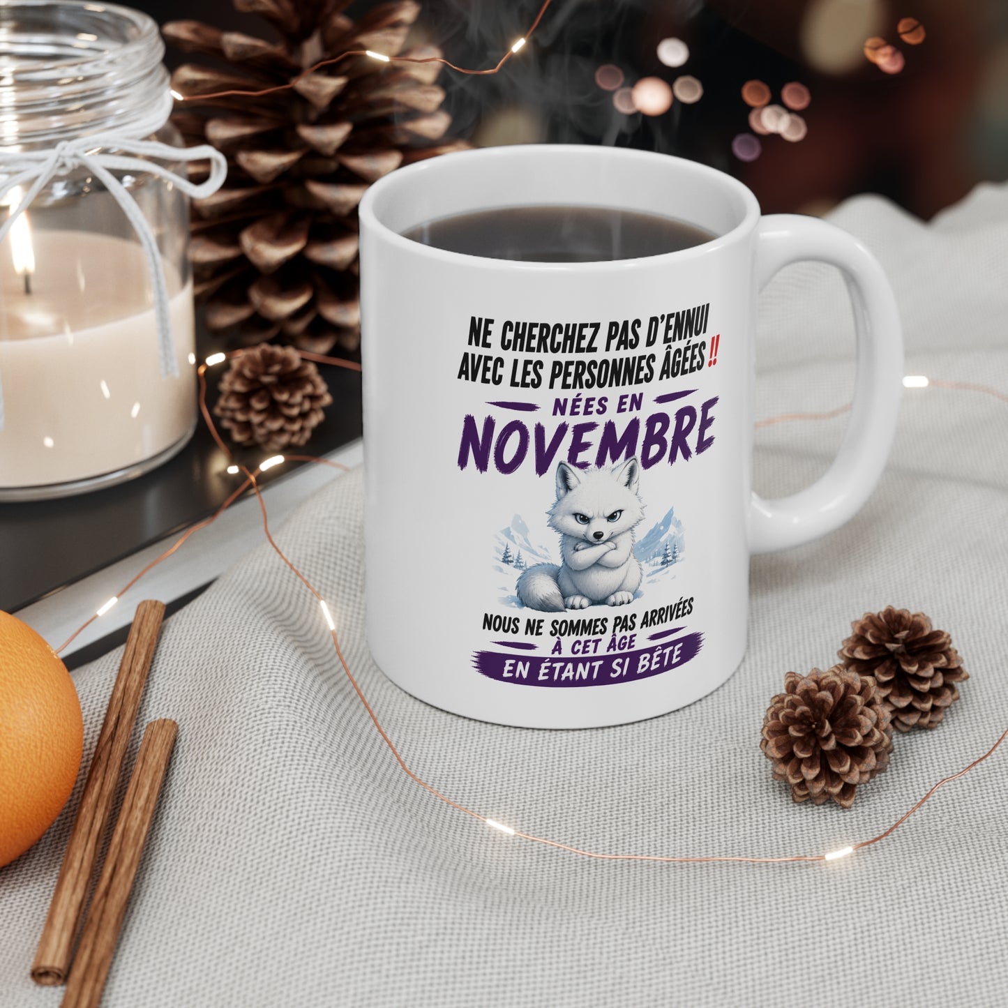 Tasse Retraite Novembre Humour – Mug Personne Âgée Renard Polaire Drôle – Cadeau Retraité 325ml