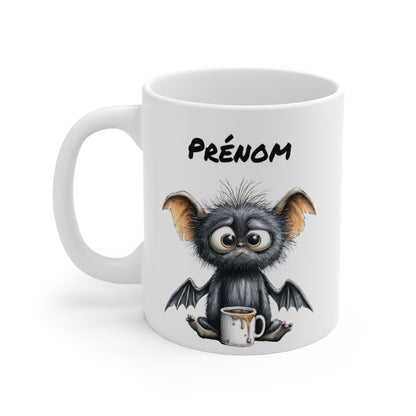 Tasse Personnalisable Chauve-Souris Fatiguée – Mug Créature Kawaii avec Café et Prénom – Cadeau Mignon Céramique 325ml