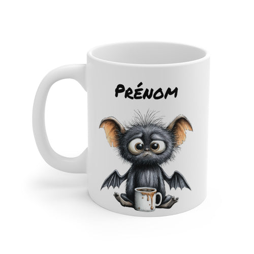 Tasse Personnalisable Chauve-Souris Fatiguée – Mug Créature Kawaii avec Café et Prénom – Cadeau Mignon Céramique 325ml