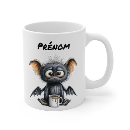 Tasse Personnalisable Chauve-Souris Fatiguée – Mug Créature Kawaii avec Café et Prénom – Cadeau Mignon Céramique 325ml