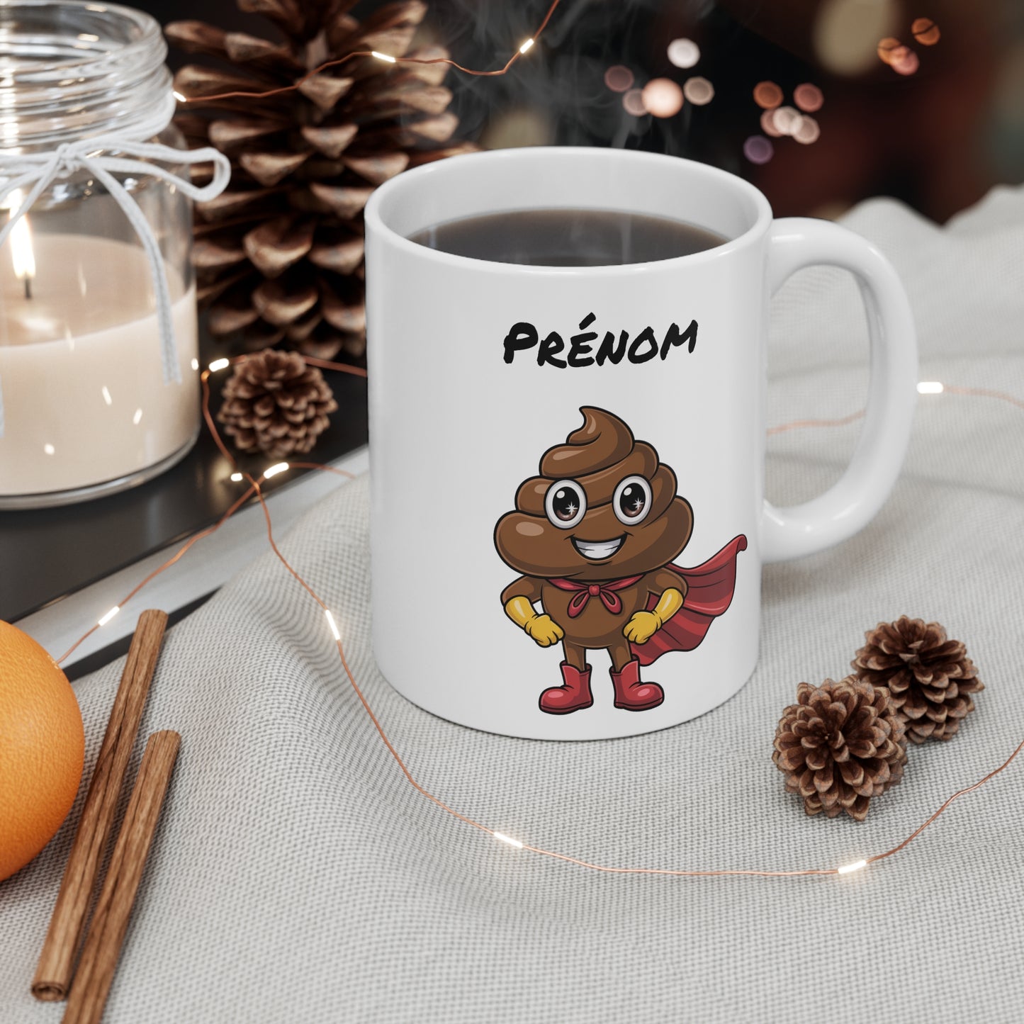 Mug Personnalisable Super Caca – Tasse Humoristique Héros Marron avec Cape Rouge – Cadeau Drôle