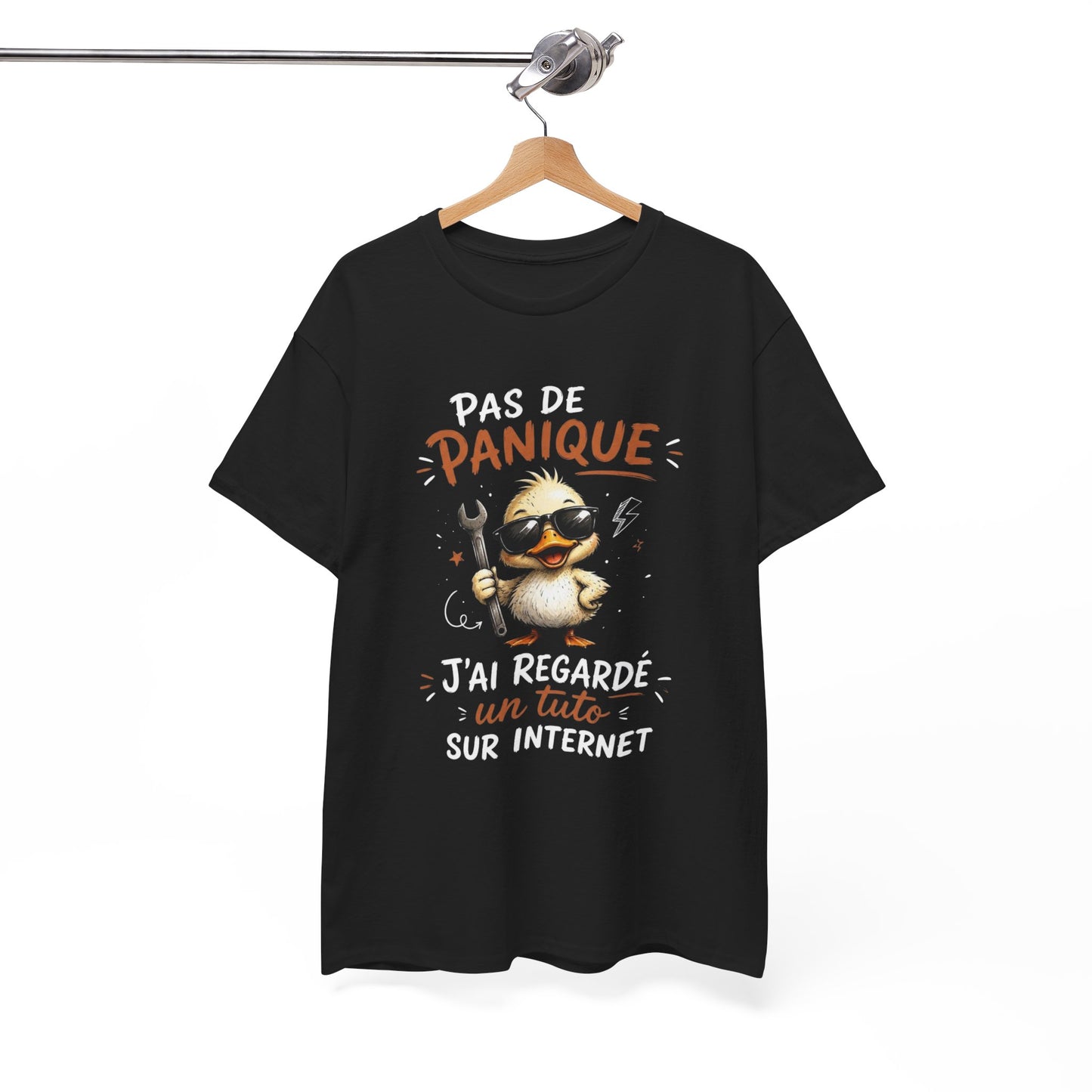 Tee Shirt Pas De Panique J’Ai Regardé Un Tuto Sur Internet – T-Shirt Humour Canard Bricolage – Cadeau Homme Femme