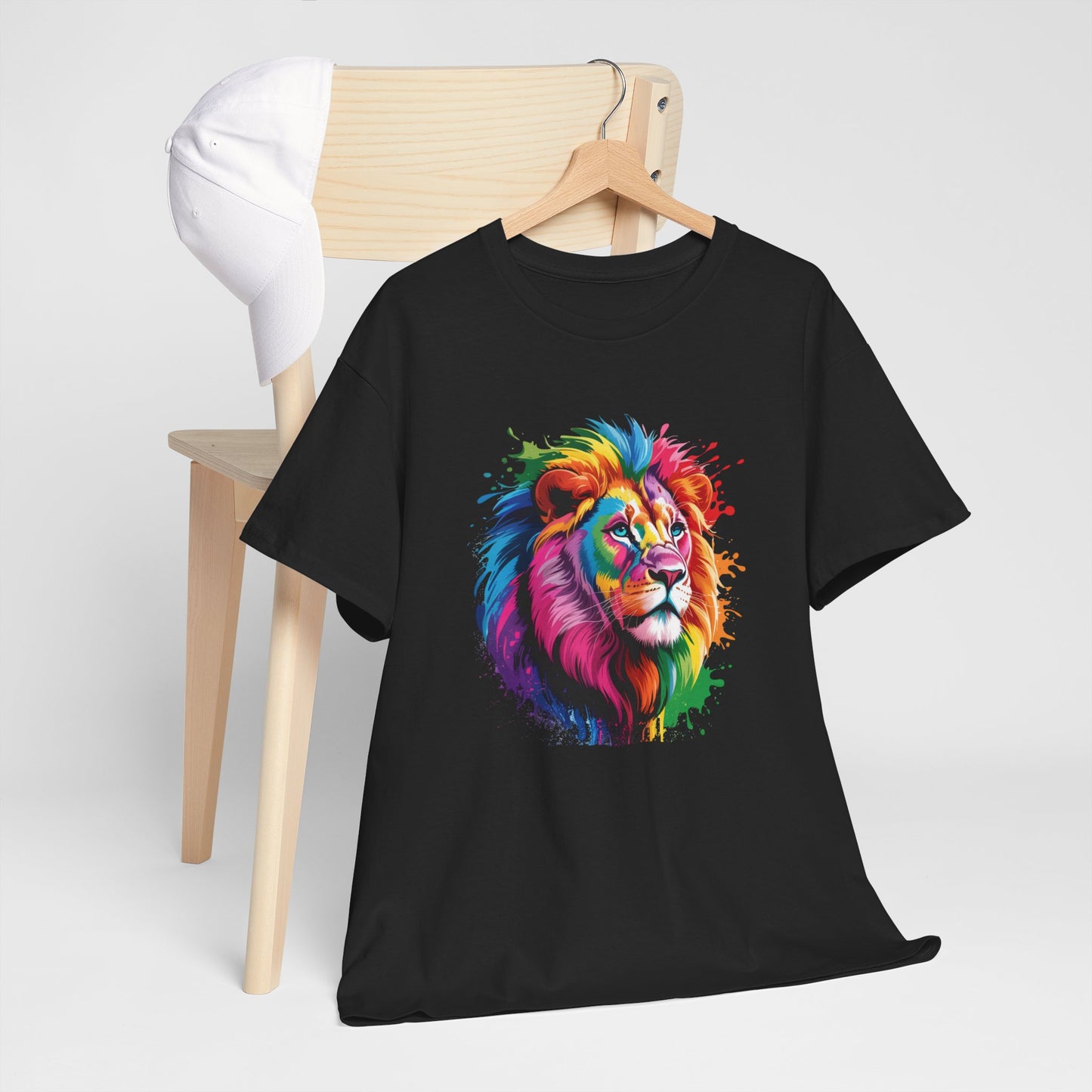 T-Shirt Lion Multicolore Style Peinture – Tee Shirt Animal Sauvage Artistique – Cadeau Lion Coloré Tendance Noir Blanc Gris